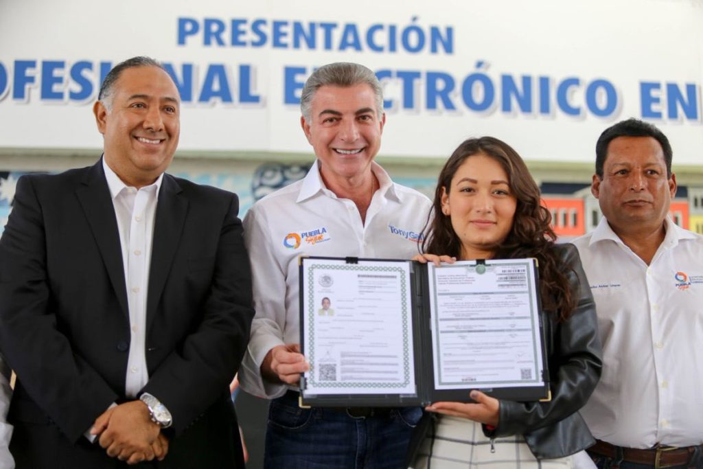 Puebla pionero nacional en emitir Títulos Electrónicos
